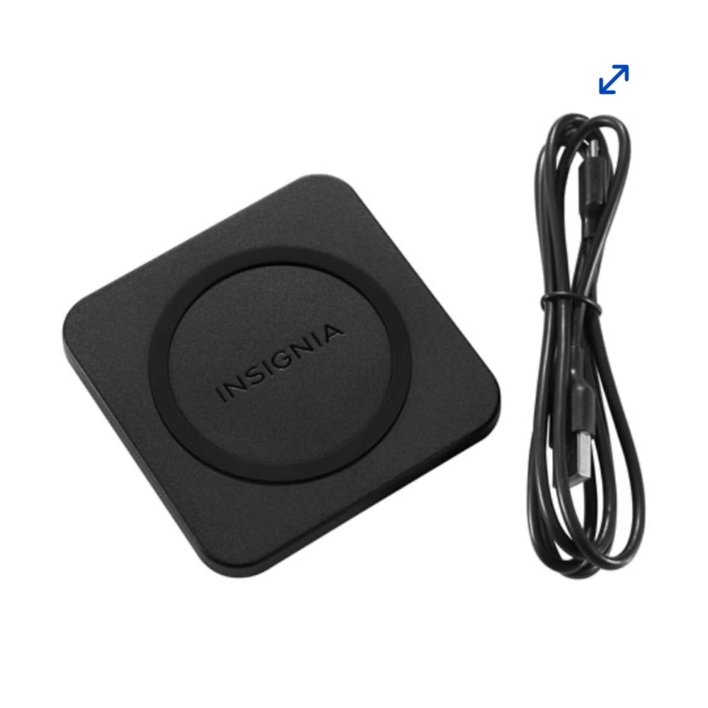 Insignia 10W Qi Wireless Charging Pad with Cable - Black (BNWT)
